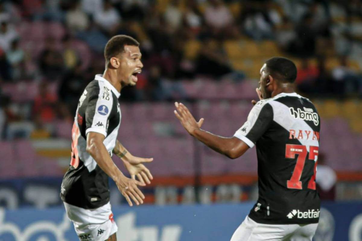 João Victor e Luiz Gustavo em Puerto Cabello e Vasco