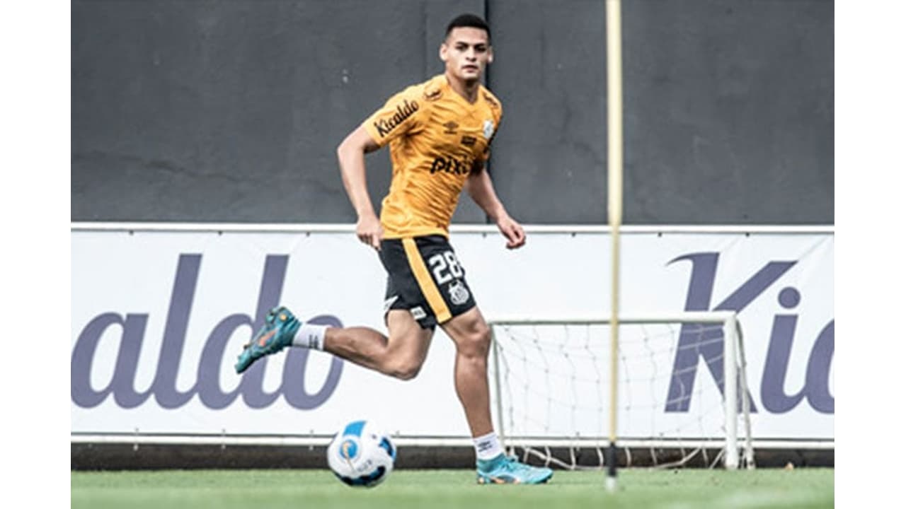Kaiky é brasileiro e joga pelo Almería
