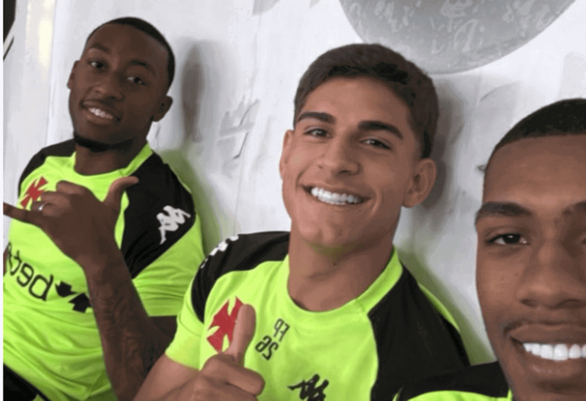 Atletas do time Sub-17 do Vasco da Gama