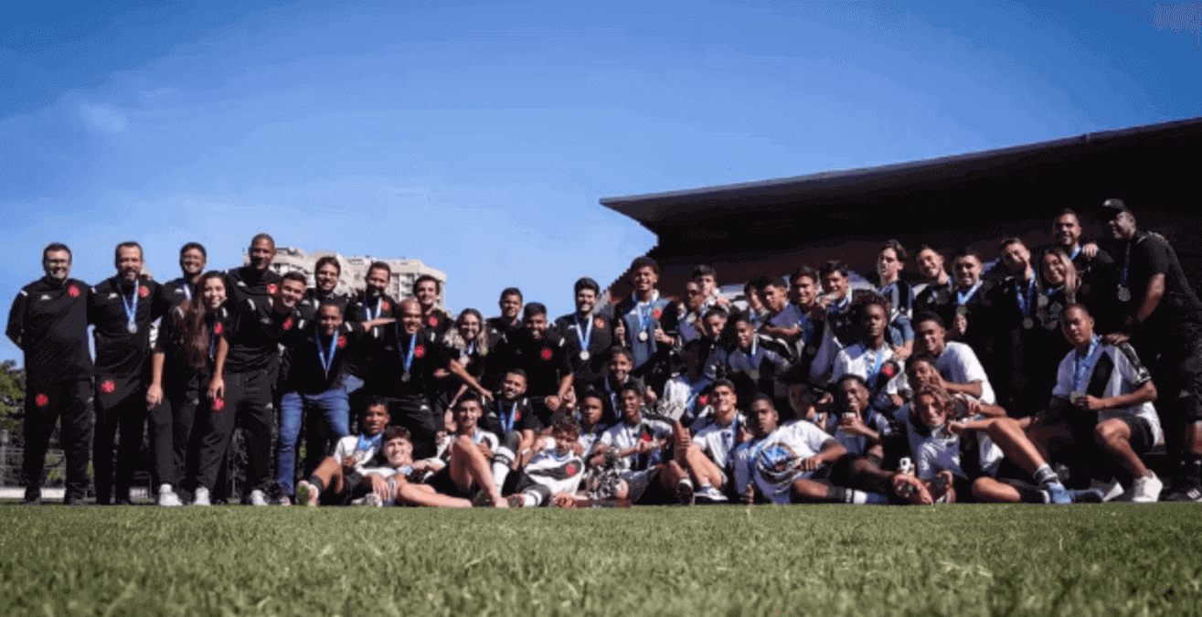 Vasco campeão da Copa Rio Sub-16 contra o Flamengo