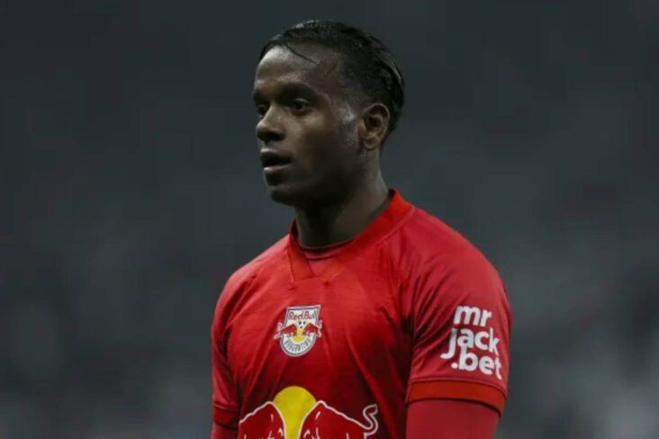 Helinho, atacante do Toluca