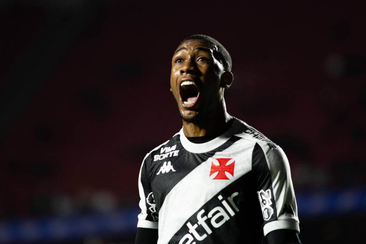 Rayan comemorando gol contra o São Paulo