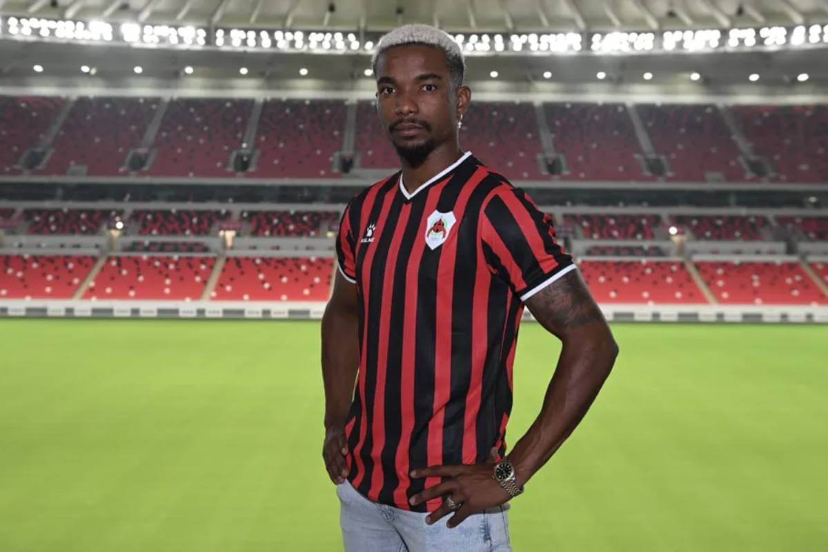 Vasco negocia com Thiago Mendes, volante do Al-Rayyan 