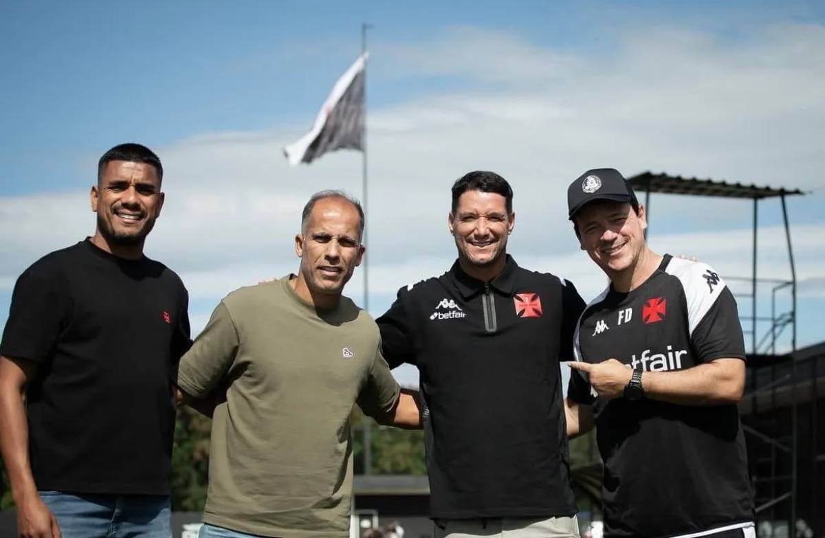 Thiago Neves faz estágio no Vasco