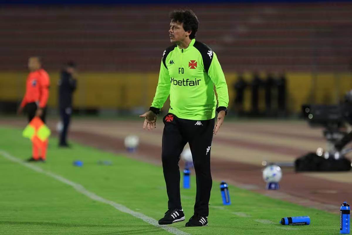 Diniz em jogo contra o Del Valle