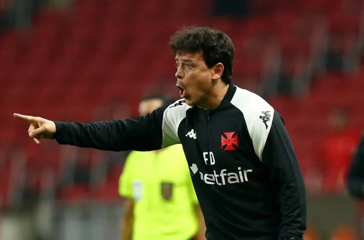 Fernando Diniz em jogo contra o Internacional