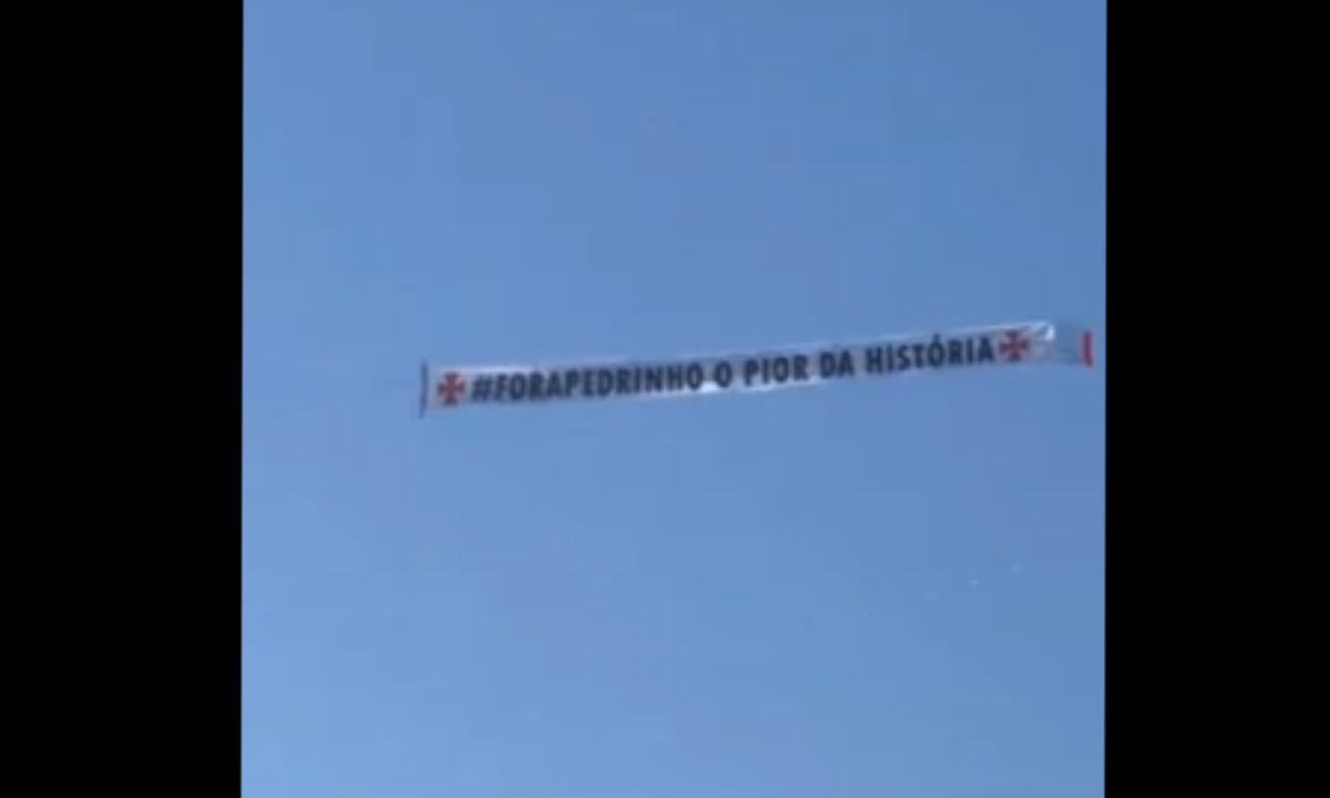 Protesto aéreo contra Pedrinho