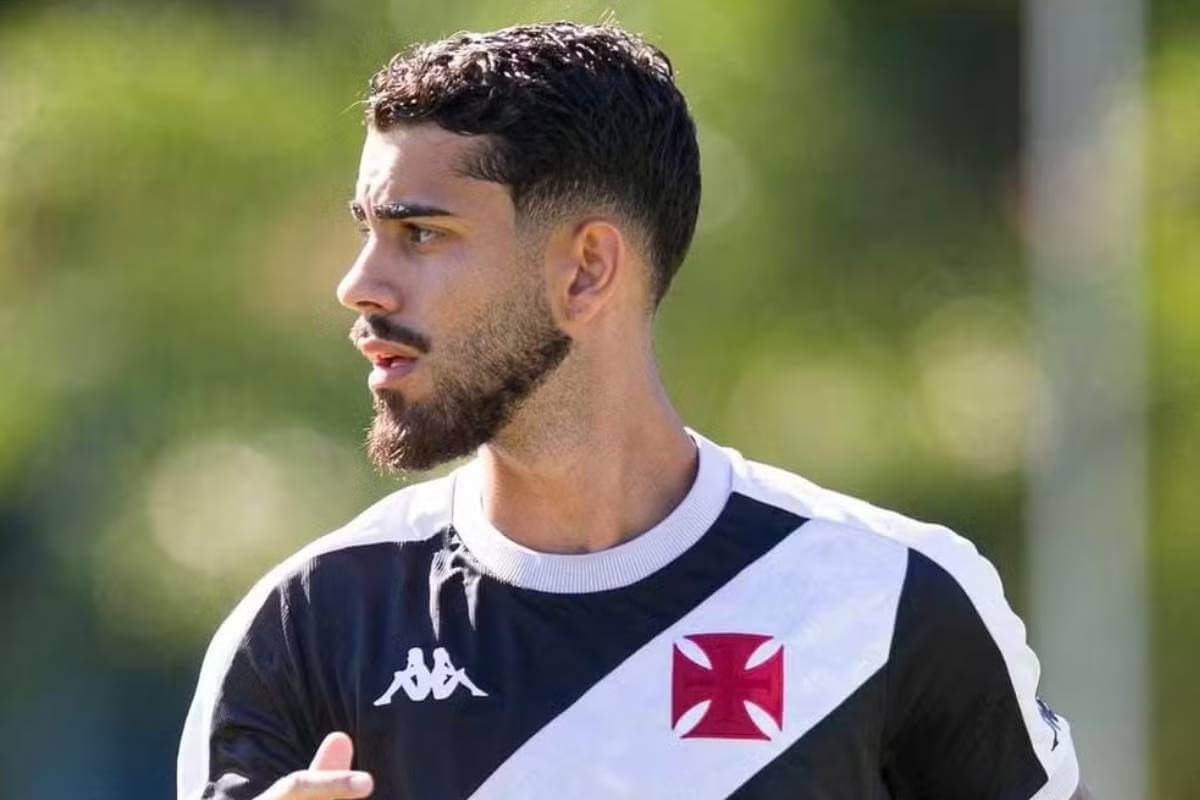 Lucas Loureiro deixa o Vasco