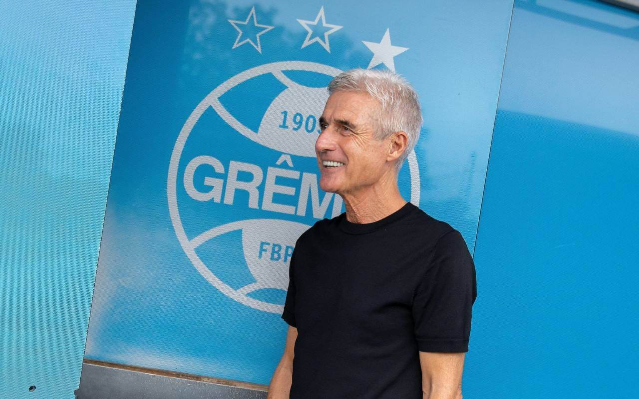 Luís Castro, técnico do Grêmio