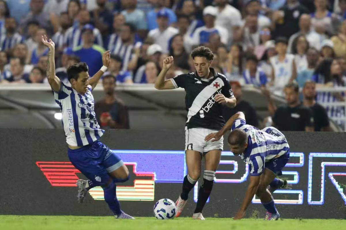 Nuno Moreira em jogo contra o CSA