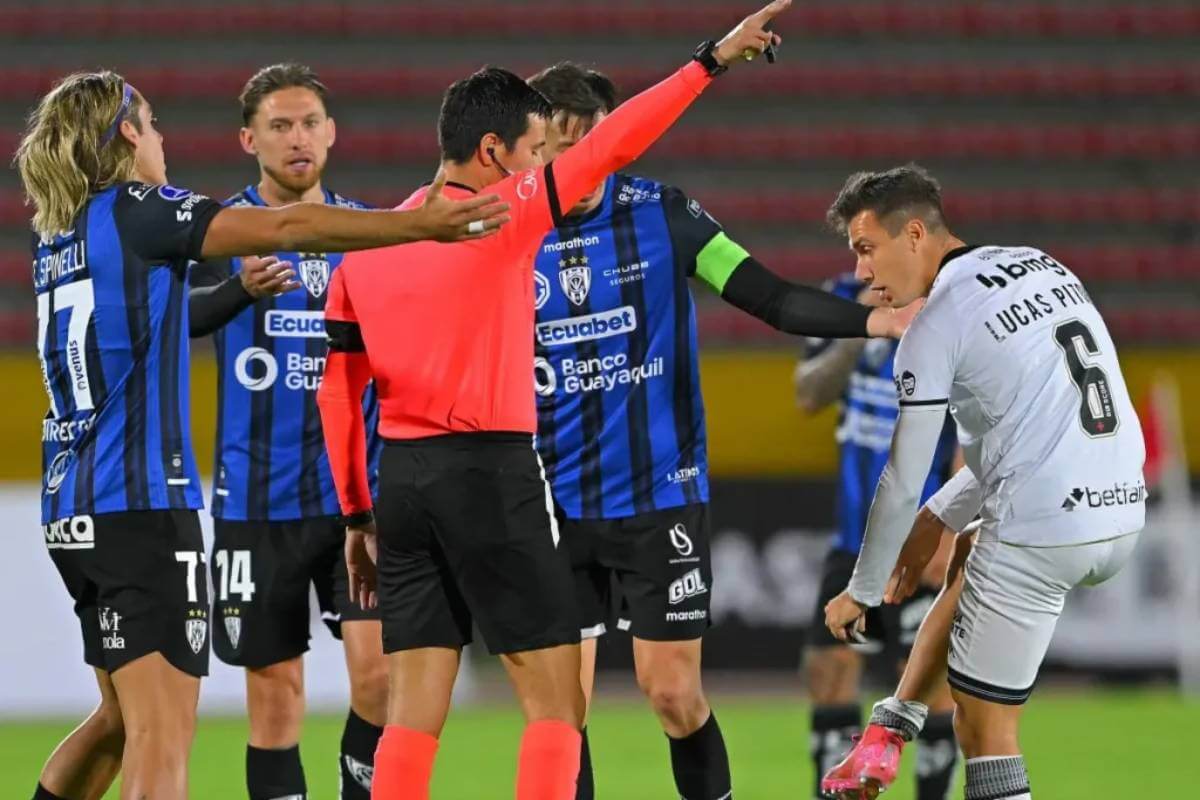 Piton foi expulso contra Independiente Del Valle