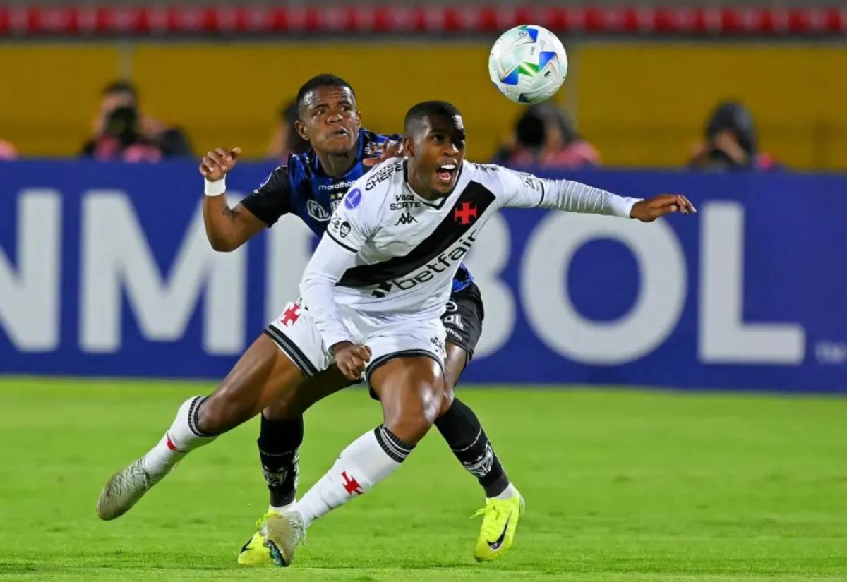 Rayan em jogo contra o Independiente Del Valle
