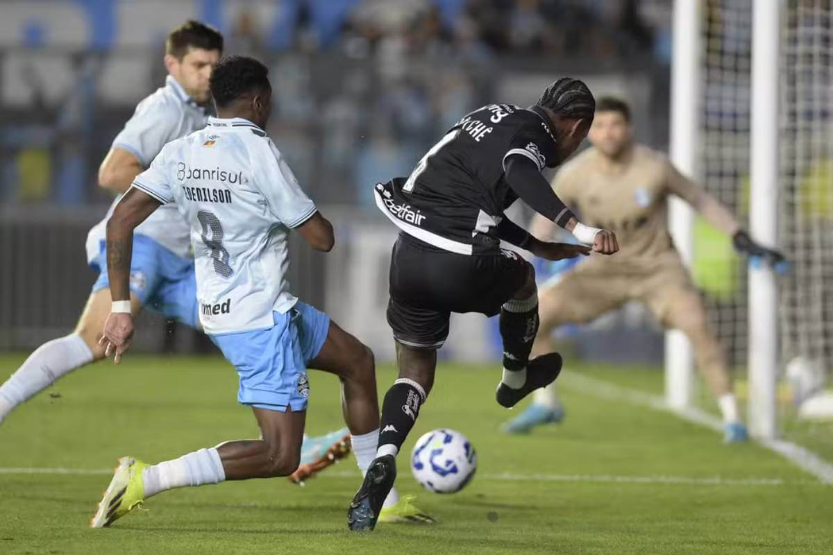 Tchê Tchê em jogo do Vasco contra o Grêmio