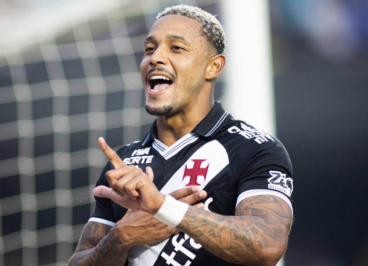 David comemorando gol contra o Santos