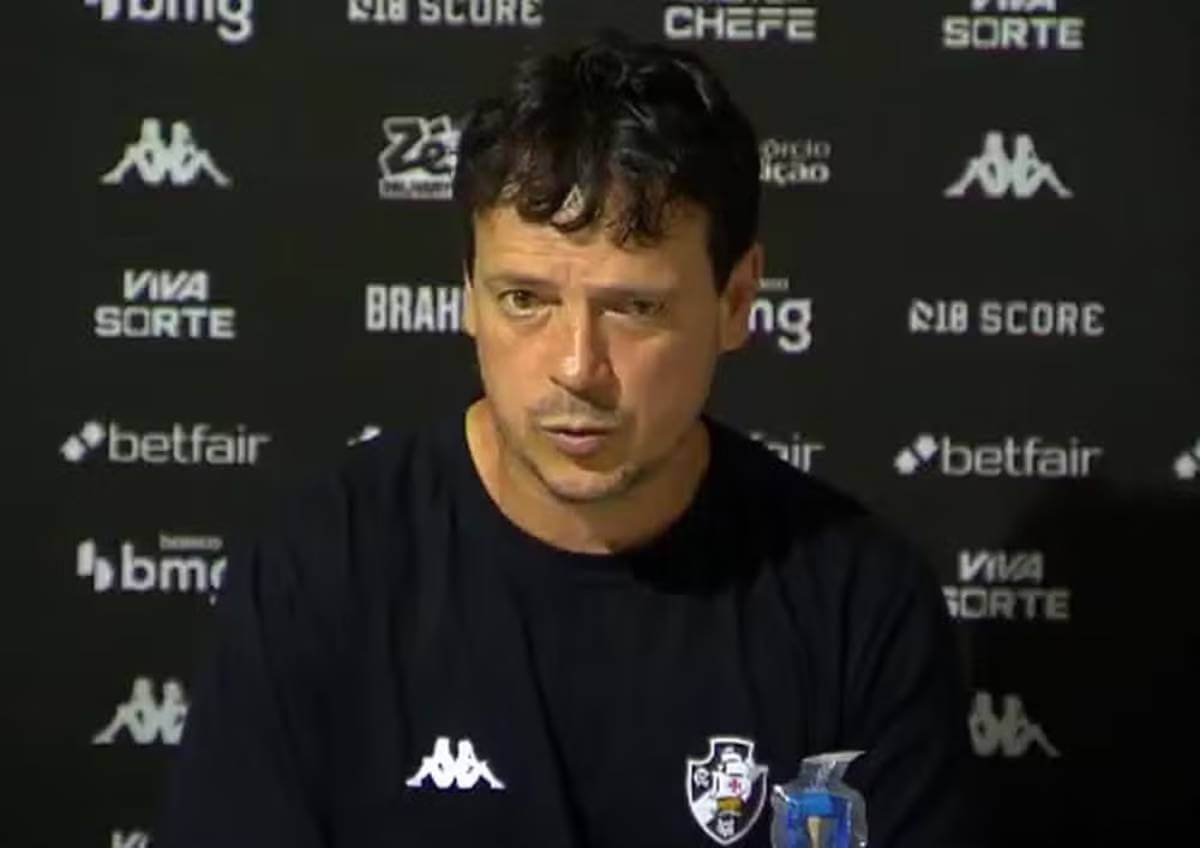 Fernando Diniz em entrevista coletiva do Vasco
