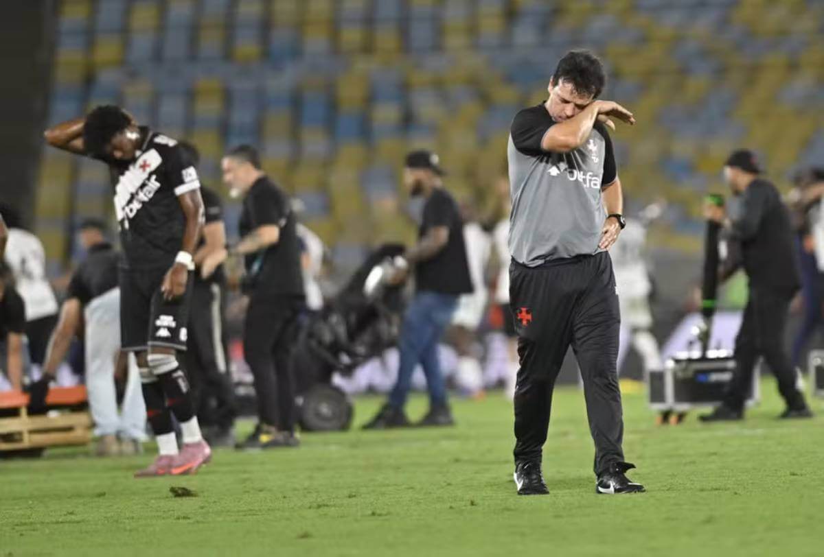Diniz lamenta derrota do Vasco para o Corinthians