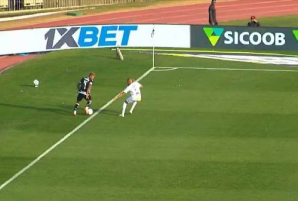 Lance do 1º gol do Vasco contra o Santos
