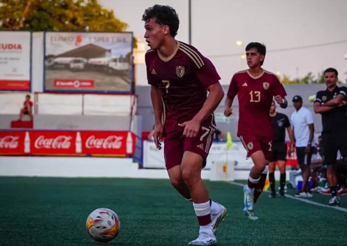 Santos Torrealba, jovem da Venezuela que pode pintar no Vasco