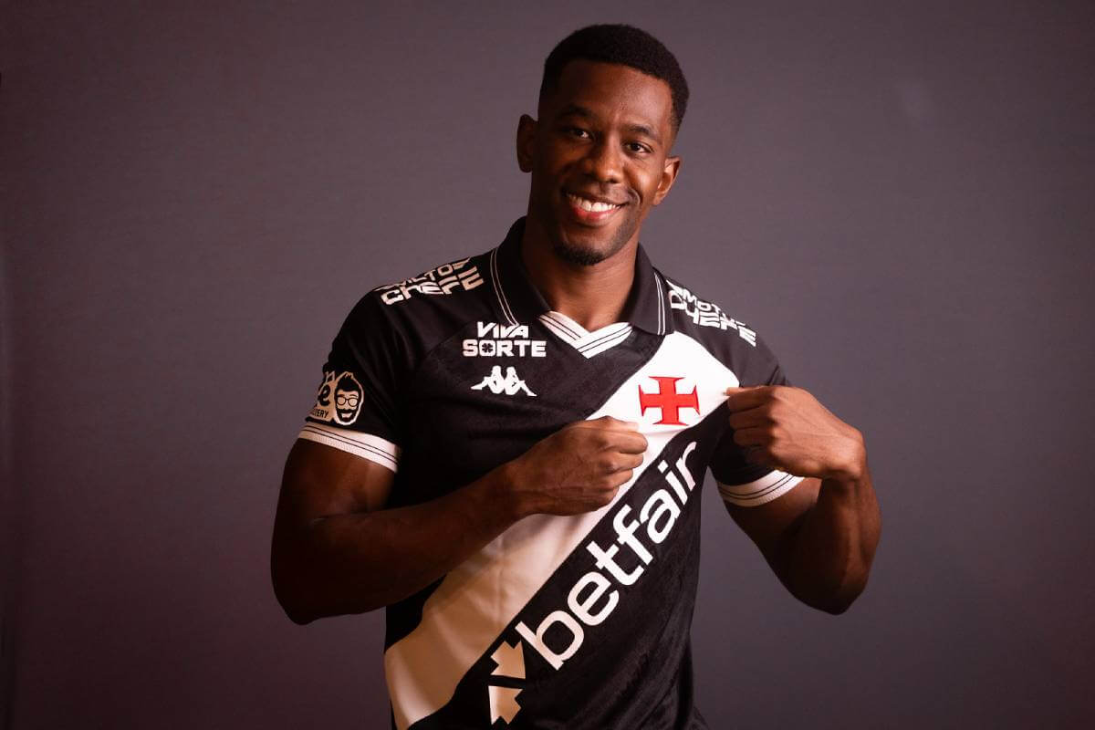 Carlos Cuesta é o novo reforço do Vasco