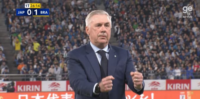 A reação de Carlo Ancelotti com o gol de Paulo Henrique