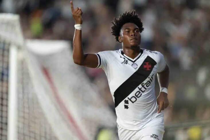 GB comemorando gol contra o Vitória