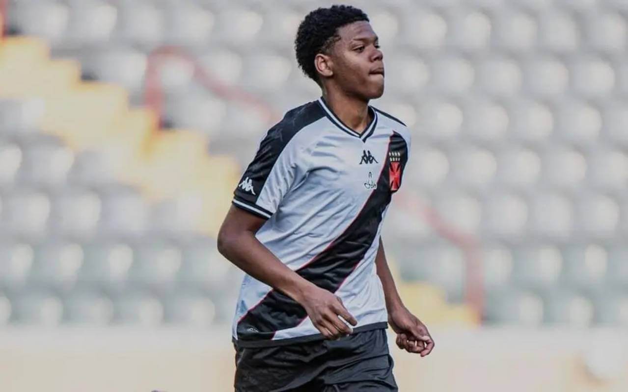 Lucas Ovídio em jogo pelo Vasco