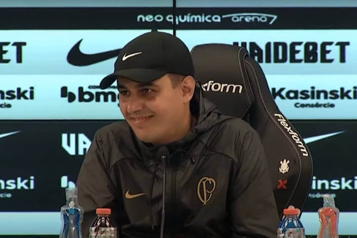Lucas Piccinato, técnico do Feminino do Corinthians
