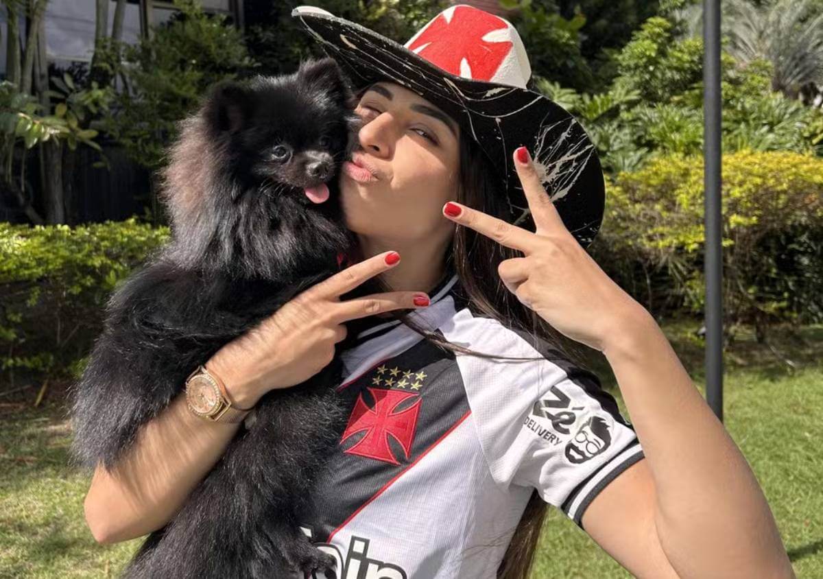 Luiza Andrade e seu cachorro 'Vasco'