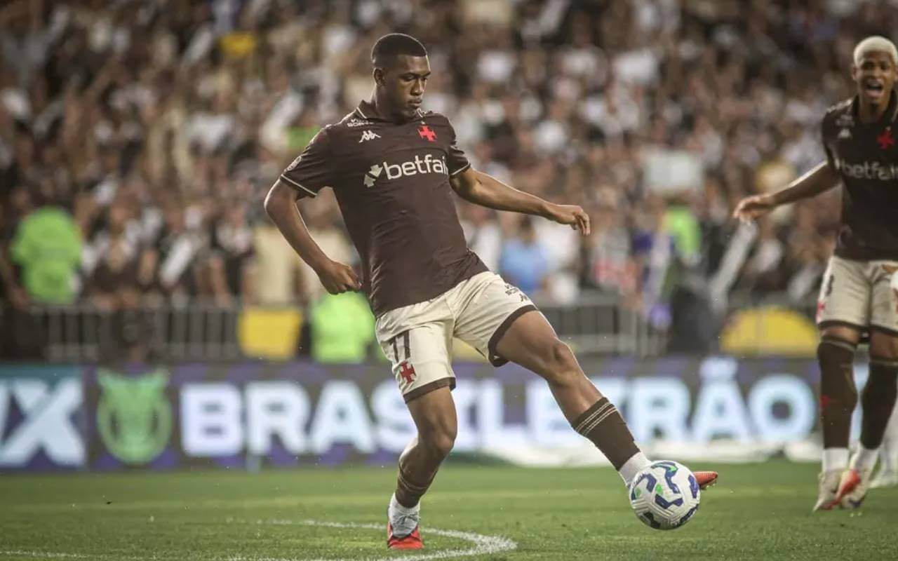 Rayan em jogo contra o Juventude