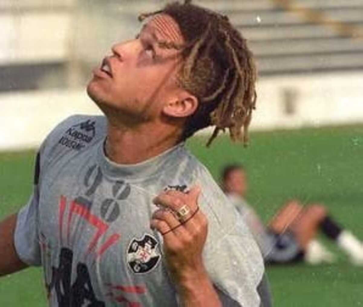 Cobi Jones em ação pelo Vasco
