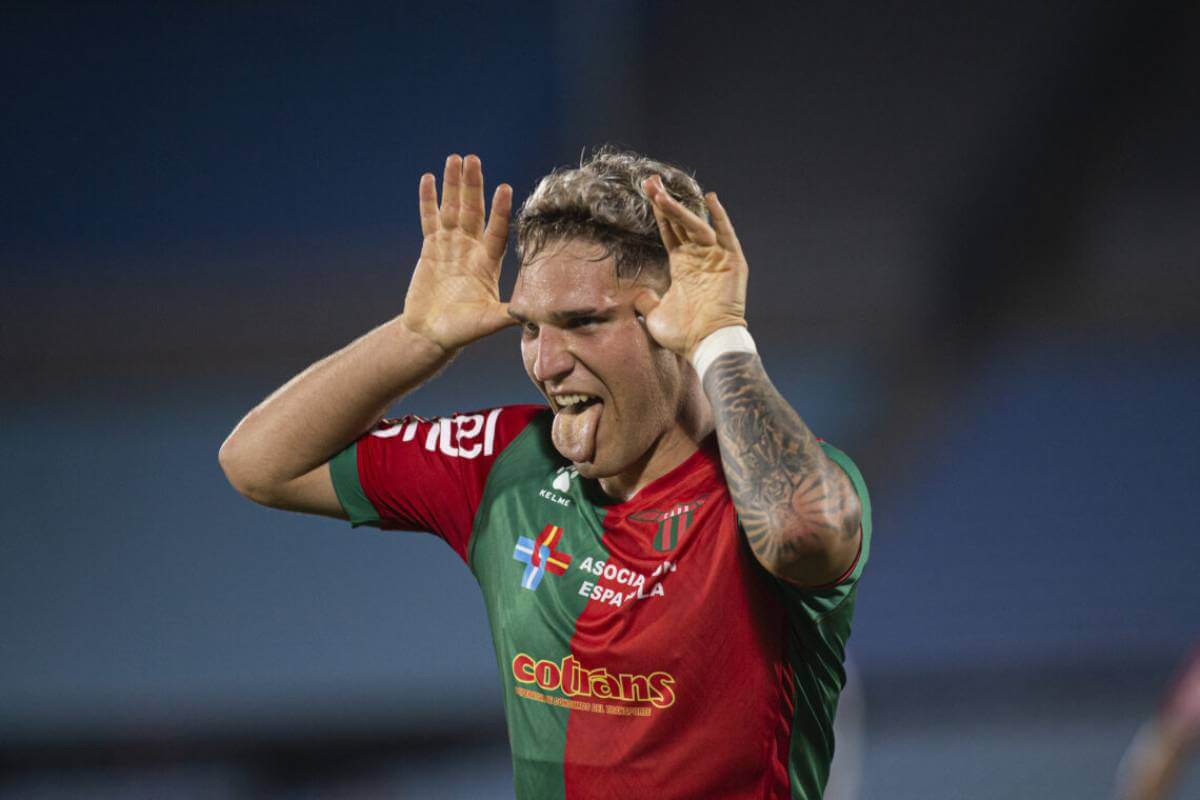 Atacante Emiliano Gómez