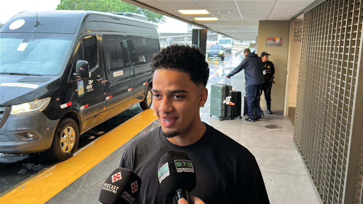 Brenner, reforço do Vasco, desembarca no Rio