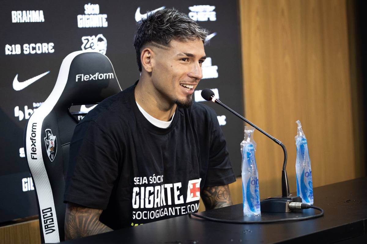 Alan Saldivia em apresentação no Vasco