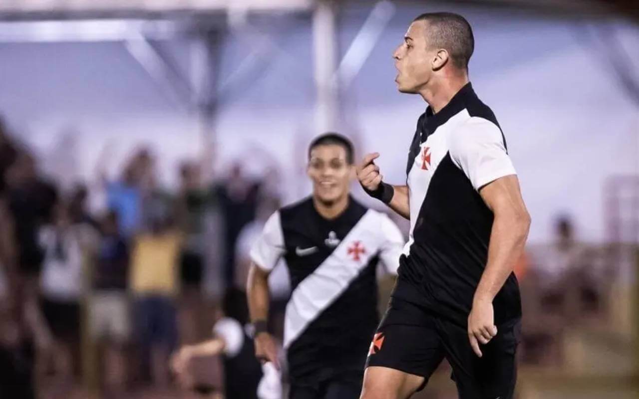 Bruno Lopes comemorando gol pelo Vasco na Copinha