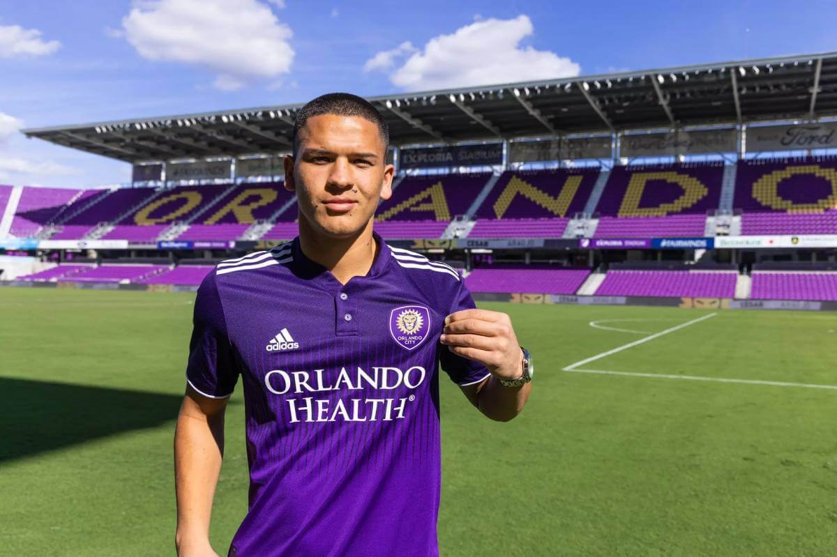 César Araújo entra na mira do Vasco