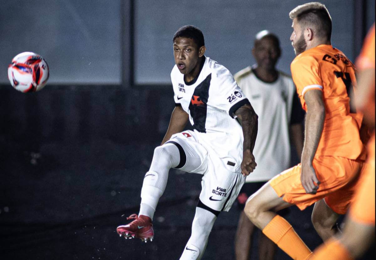 João Vitor em Vasco x Nova Iguaçu