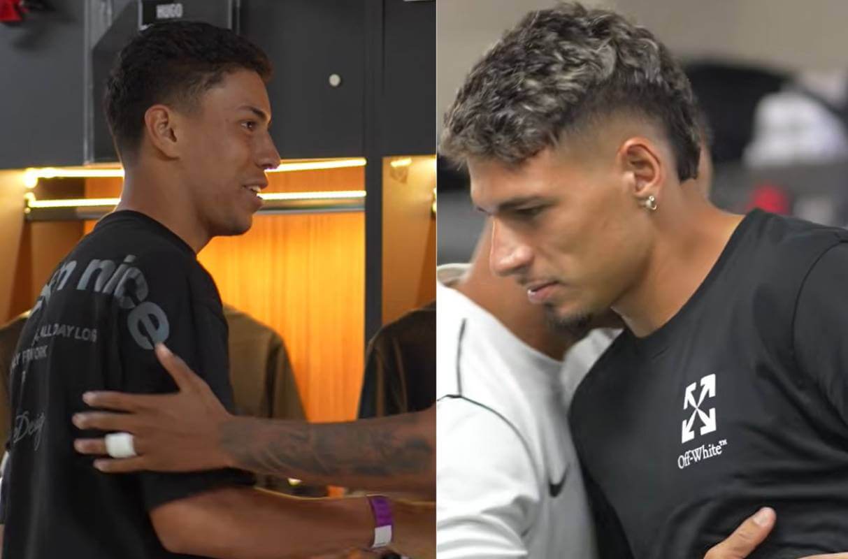 Johan Rojas e Alan Saldivia no vestiário de São Januário