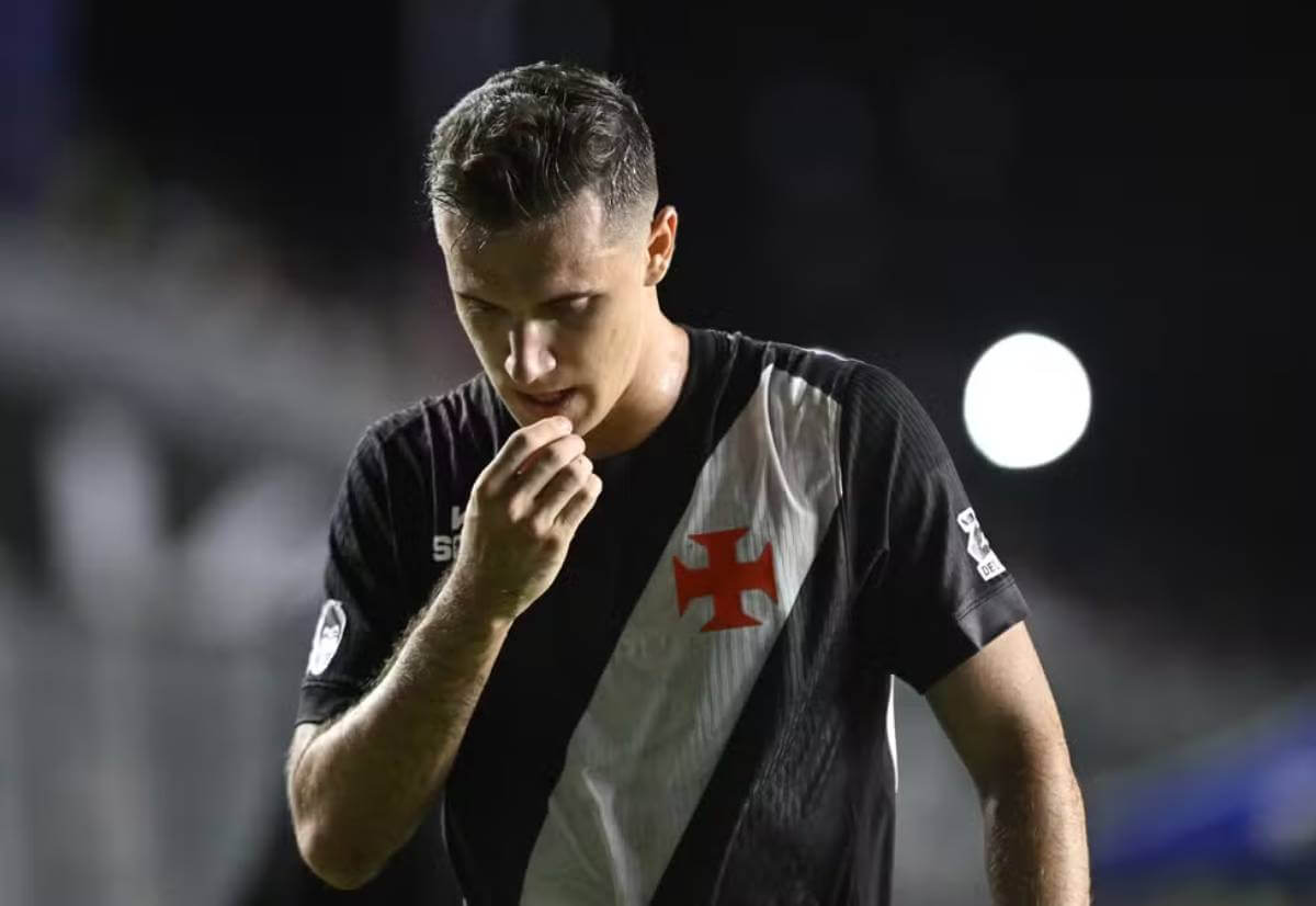 Piton sai abalado em jogo contra o Maricá