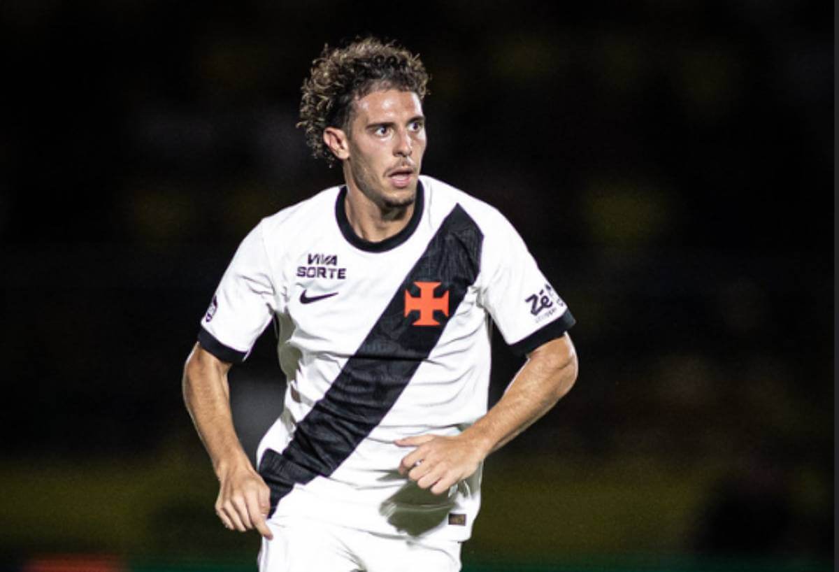 Nuno Moreira em jogo contra o Mirassol