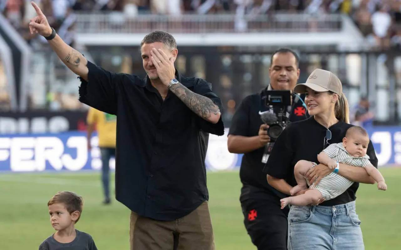 Vegetti se despede do Vasco em São Januário