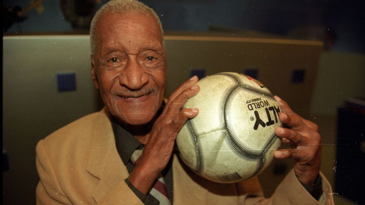 Moacyr Barbosa em retrato registrado em 2000, ano em que morreu