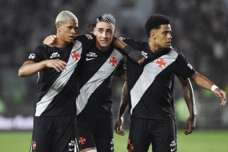Barros, Puma e Brenner em jogo do Vasco