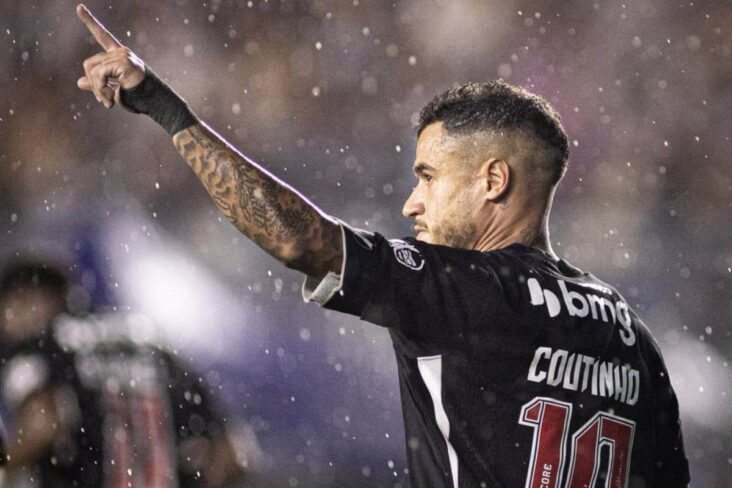 Coutinho comemorando gol contra o Botafogo