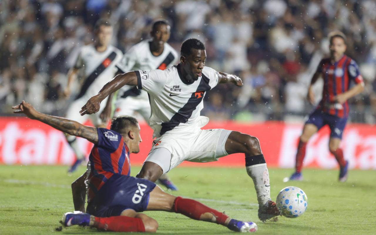 Carlos Cuesta em Vasco x Bahia