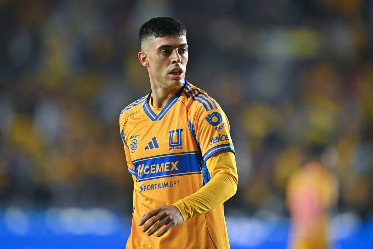 Juan Brunetta em jogo pelo Tigres