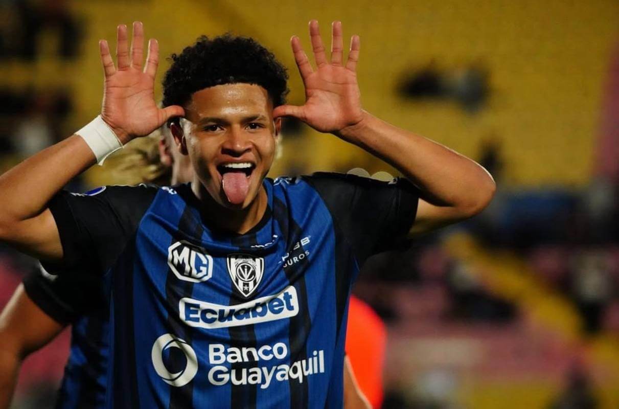 Patrik Mercado entra na mira do Vasco