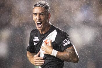 Puma em jogo contra a Chapecoense