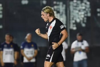 Spinelli em Vasco x Volta Redonda pelo Carioca