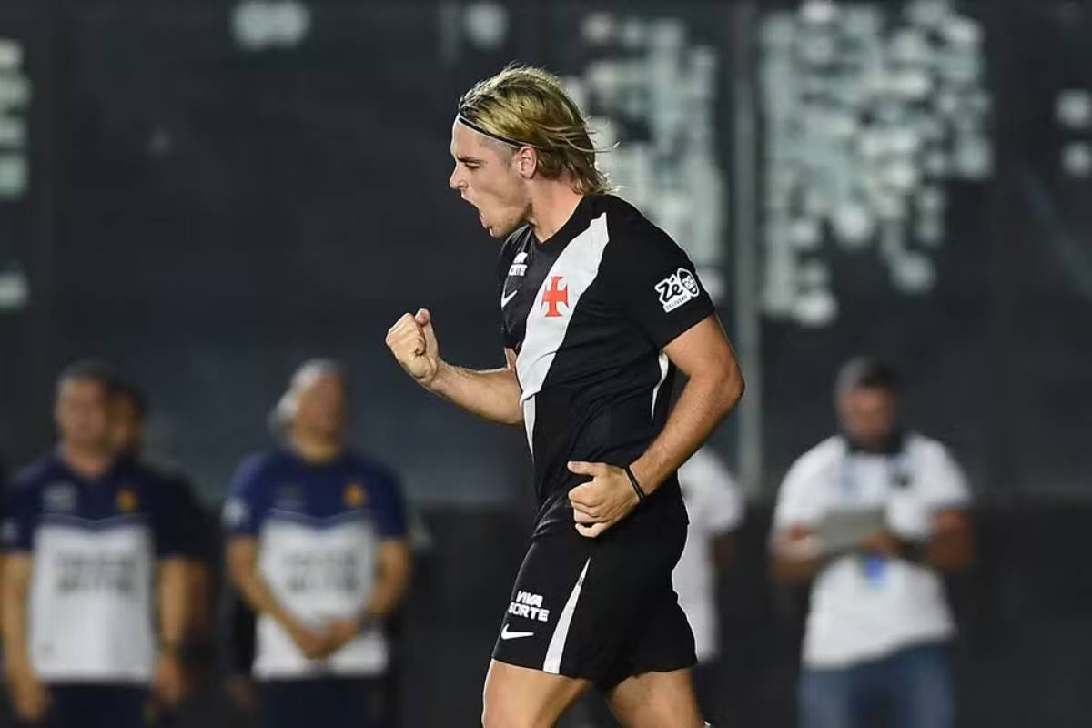 Spinelli em Vasco x Volta Redonda pelo Carioca