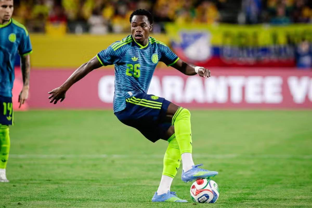 Andrés Gómez em jogo pela Colômbia